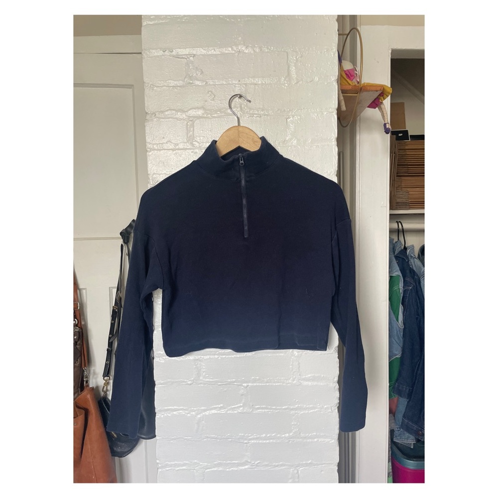 3/30$ Garage zipper crop-top